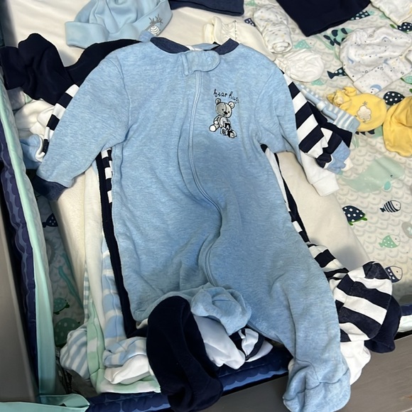 Onesies, hat, mittens, suckes, two pics suite. - Picture 9 of 17